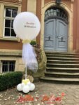 Schloss Eldingen Portal mit Luftballon Herzlich Willkommen